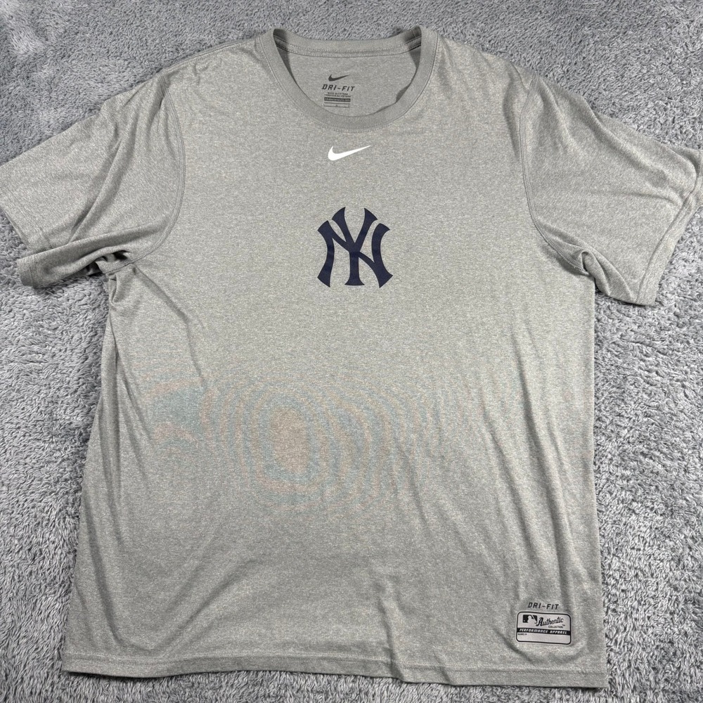 Nike T-Shirt Mens Large Gray New York Yankees Dri-Fit Authentic Collection MLB
